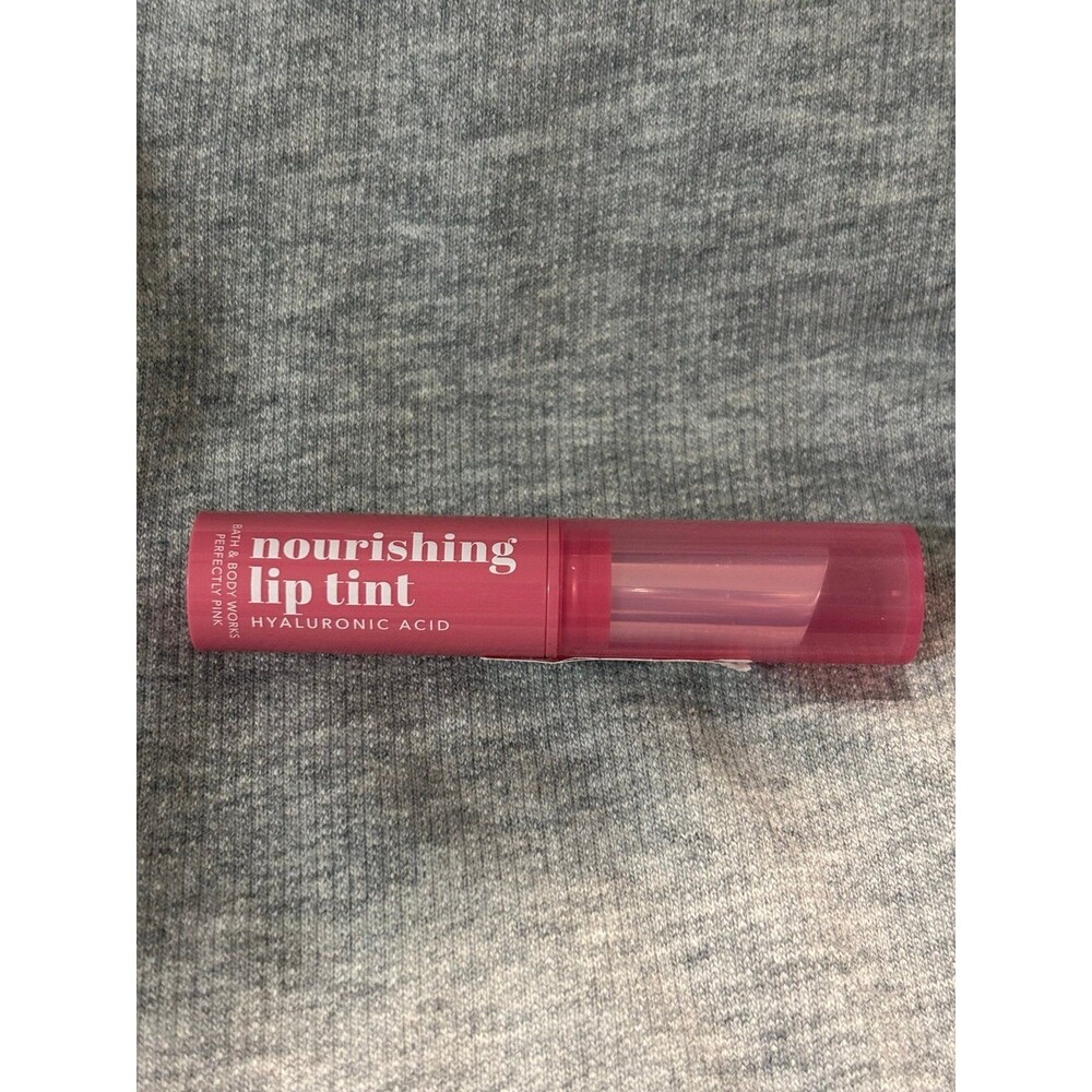 Bath & Body Works Nourishing Lip Tint Hyaluronic Acid "Perfectly Pink" Lip Balm